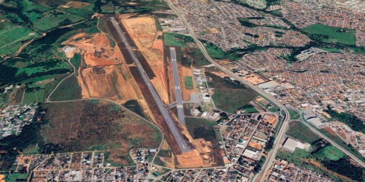 Governo de Goiás espera resposta a impasse criado pela Infraero sobre Aeroporto de Cargas