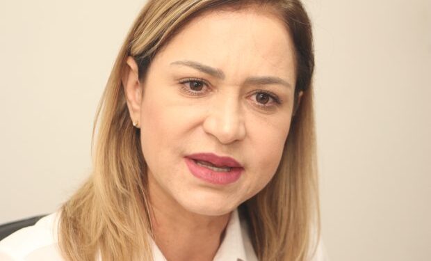 Eerizânia Freitas rebate informação sem provas sobre sua ida a restaurante