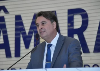 Na tribuna, Jean Carlos (PL) revela que ficou sabendo que seria líder pela “Rádio São Francisco”