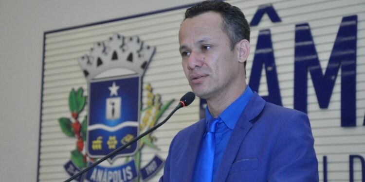 Justiça Eleitoral aceita denúncia do Ministério Público, que pede a cassação de Reamilton Espíndola, mas dá prazo para defesa