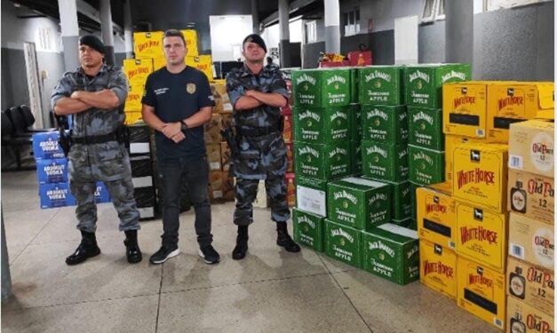 Polícia apreende 2.500 garrafas de bebidas falsificadas em Goiânia; homem é preso