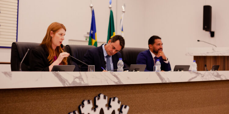 Câmara Municipal contrata duas empresas para fazer o mesmo serviço: valores somam mais de R$ 5,6 milhões