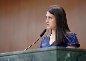 Vivian Naves propõe criar política estadual de incentivo à terapia com animais em Goiás