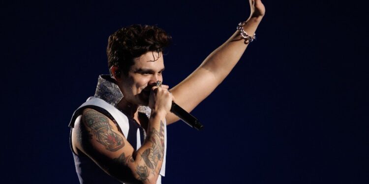 Com ingressos esgotados para quatro shows em Lisboa, Luan Santana atrai mais de 70 mil pessoas e movimenta 30 milhões