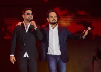 Zezé Di Camargo & Luciano emocionam mais de 40 mil fãs no Ribeirão Rodeo Music com show histórico