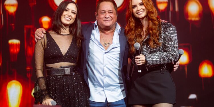 Leonardo divide cena com Gabi & Rapha em clássicos que marcaram a sua carreira com o irmão Leandro