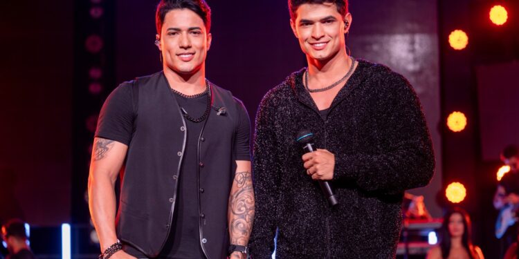 “DO NOSSO JEITO”: Jonatha e Cristiano apresentam novo EP