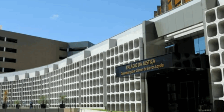 Vereadores vão à Corregedoria do TJ-GO pressionar por continuidade de investigações contra Márcio Corrêa