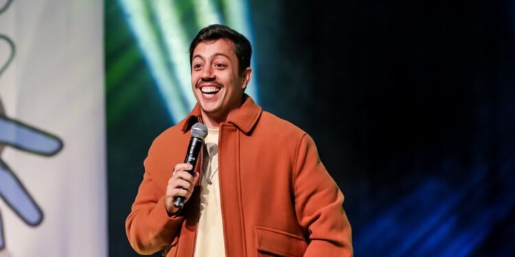 Com ingressos esgotados por todo Brasil, “Novo Show” de Renato Albani chega em Goiás