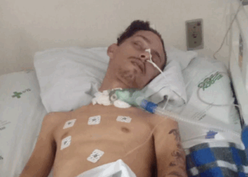Amigos fazem pamonhada para ajudar motoboy que foi atingido por galho durante descanso e segue internado