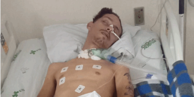 Amigos fazem pamonhada para ajudar motoboy que foi atingido por galho durante descanso e segue internado