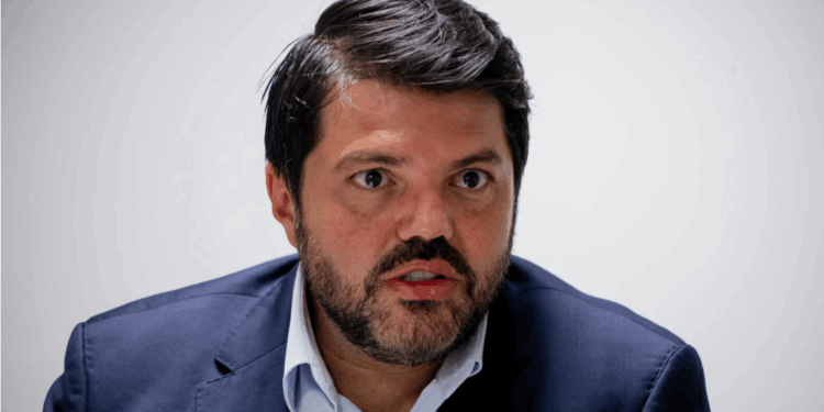 “Nos próximos dias faremos chamamento de 4 mil casas”, anuncia prefeito sobre parceria em programa habitacional