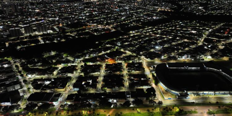 MPC questiona contrato que visa instalar 450 novos postes de iluminação: empresa já atendeu 55 bairros com lâmpadas Led