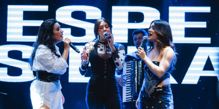 Day & Lara fazem história no Villa Country com show eletrizante e participação especial de Ana Castela