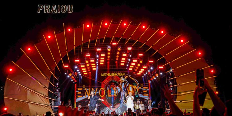 Com ingressos esgotados e presença de Virgínia, Matheus & Kauan estreiam “Praiou 2025”, em Goiânia