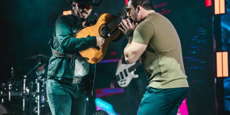 Pedro Paulo e Alex atraem multidão 3,5 vezes maior que a população de Aparecida de Minas