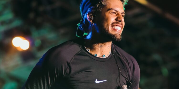 Zé Felipe lidera engajamento no Instagram entre artistas brasileiros, mostra levantamento da Zeeng