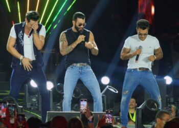 Gusttavo Lima surpreende e chama Os Caras do Arrocha em show em Goiânia