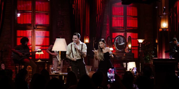 Felipe Araújo grava DVD intimista com participação de Simone Mendes