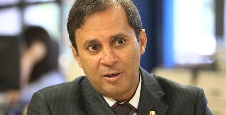 “Há indícios de Improbidade Administrativa”, afirma o ex-promotor Marcelo Celestino sobre emendas enviadas a servidor de gabinete