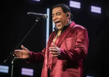 Raça Negra lota Espaço Unimed com a estreia da turnê ‘Me Leva Junto Com Você’