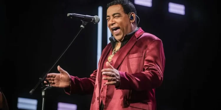 Raça Negra lota Espaço Unimed com a estreia da turnê ‘Me Leva Junto Com Você’