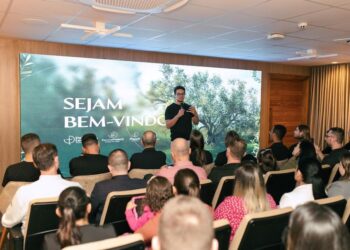 Fé e propósito: Deive Leonardo celebra inauguração de sede ministerial em Joinville