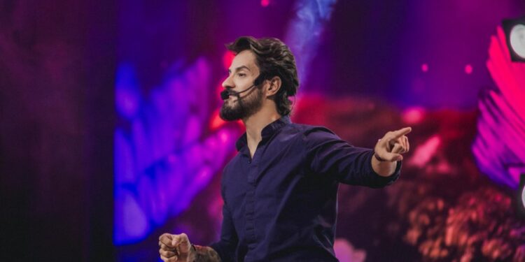 “Meu Conselheiro” emociona público internacional em Milão com imersão transformadora