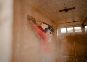 Prefeitura lança programa de capacitação com 200 vagas para trabalhadores da construção civil