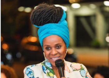 Professora lança cartilha pioneira de letramento racial em Anápolis