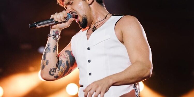 Luan Santana atrai multidão no Recife com a turnê “Ao Vivo na Lua” e entrega espetáculo marcante