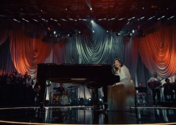 Rachel Novaes grava DVD para celebrar 25 anos de carreira em noite emocionante com grandes nomes da música gospel