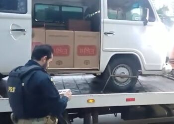 PRF apreende 12 mil maços de cigarros contrabandeados em Morrinhos