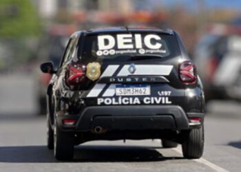 Trio é preso suspeito de tentar abrir conta em banco com documentos falsos