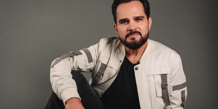 Luciano Camargo é atração do Réveillon MaraVira no Maracanã em uma noite de fé e emoção