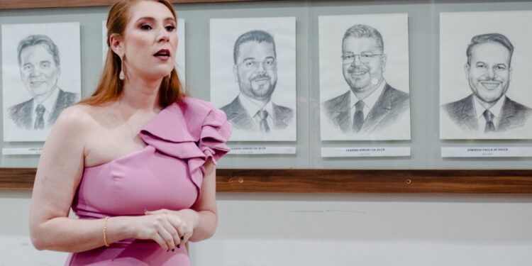 Assim como o irmão deputado, campanha de Andreia Rezende foi abastecida por posto que, depois, ganhou dela contrato na Câmara