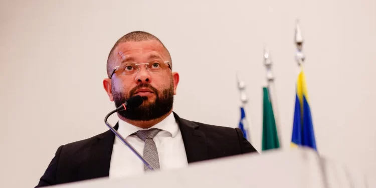 Fred Caixeta admite ser candidato a deputado federal, mas aguarda ‘fator Roberto Naves’