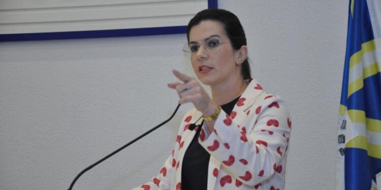 Desejada, Thaís Souza não se empolga com candidatura a deputada estadual