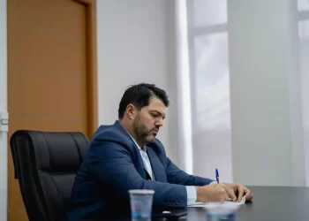 Decreto de Márcio Corrêa amplia autonomia do secretariado