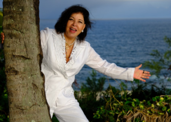 Roberta Miranda marca presença no Galo da Madrugada, em Recife (PE), e se apresenta no Carnaval de João Pessoa (PB), no dia 14