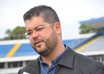 “Qual dos deputados estaduais atuais destinou mais de 50% de suas emendas para Anápolis?”, questiona Leandro Ribeiro