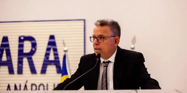 Divino deve deixar Secretaria de Esportes e retornar à Câmara