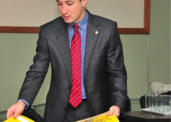 Defesa de servidor que denunciou rachadinha fala em suspeição de promotor que pediu absolvição de Hélio Araújo