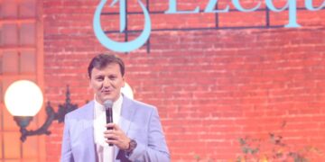 Padre Ezequiel Dal Pozzo emociona com “Dá-me Teus Olhos”