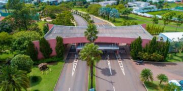 Condomínios fechados podem isolar crianças da realidade, diz psicopedagoga