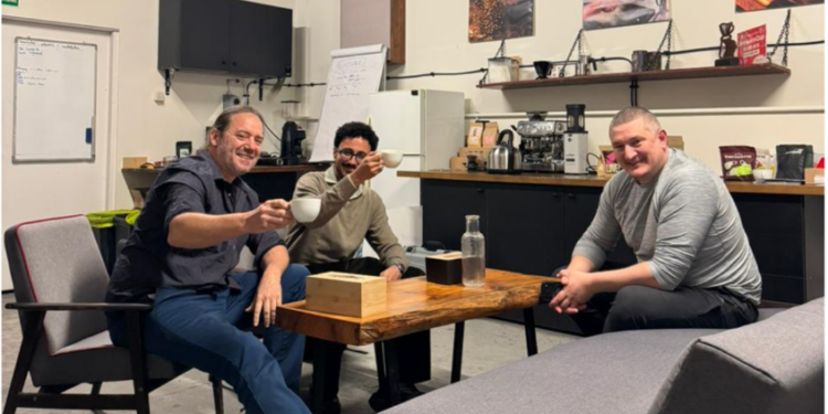 Publicitário de Anápolis ganha destaque intermediando negócios na Polônia e continente africano