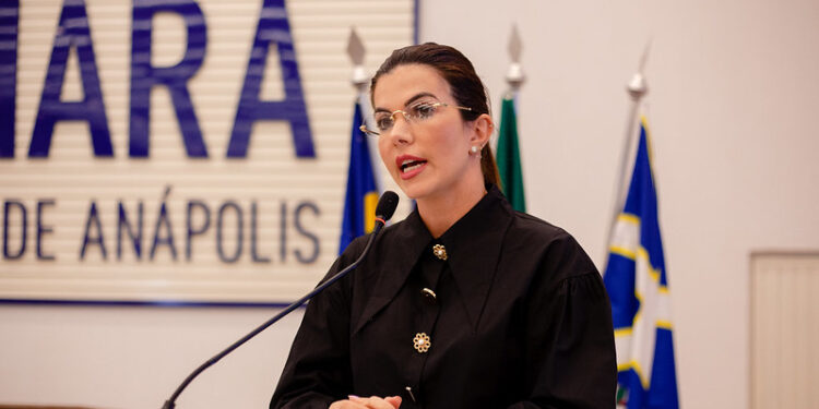 Com foco no mandato, Thais Souza deve ficar de fora de disputa nas eleições de 2026