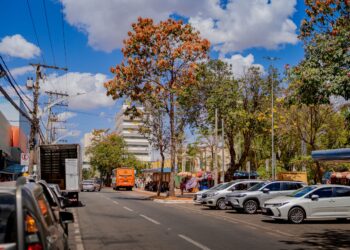 Prefeitura avança em planos para aterrar fiação em cinco ruas do Centro