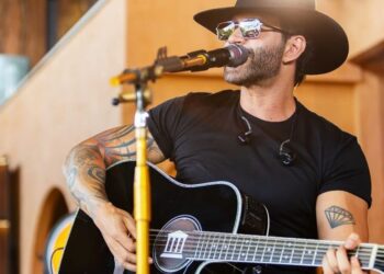 Com mais de 400 mil espectadores simultâneos, Gusttavo Lima faz live em bar de Goiânia para anunciar volta do ‘Buteco’