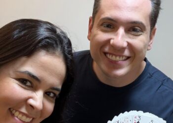 Ilusionista Klauss, da dupla com Henry, viaja mais de 1000 km para realizar transplante capilar com a médica nº1 do mundo